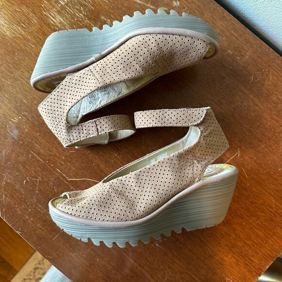 FLY LONDON Women's Yala Perf Wedge - Cupido Beige 37 US 6.5-7 ankle strap sandal - Picture 5 of 9
